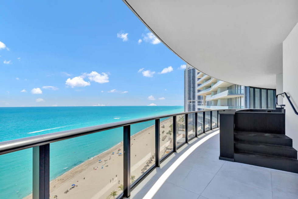 Porsche Design Tower Miami - Sunny Isles Beach Luxury Building